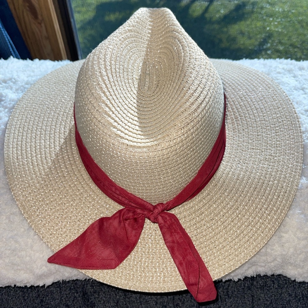 VINCE CAMUTO Ruana and Floppy Hat Set In Neutral Rust - Picture 10 of 12